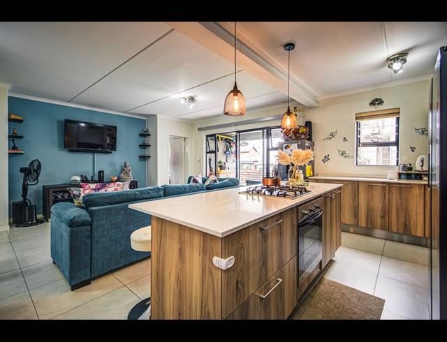 3 BEDROOM APARTMENT FOR SALE IN MODDERFONTEIN
